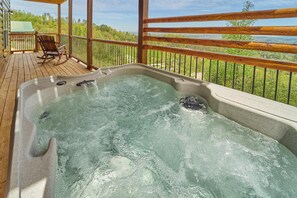 House, Multiple Beds (Beyond Views #3323) | Outdoor spa tub - Beyond Views #3323 (Sevierville)