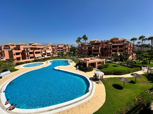 PUSHE Penthouse Playa Granada Beach & Golf 2
