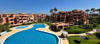 PUSHE Penthouse Playa Granada Beach & Golf 2