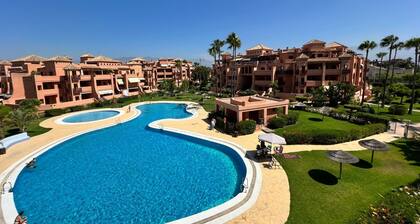 PUSHE Penthouse Playa Granada Beach & Golf 2