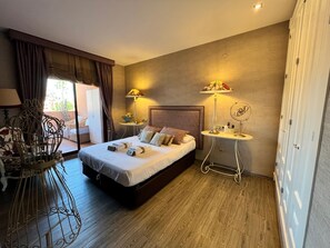 3 chambres, fer et planche à repasser, Wi-Fi, draps fournis