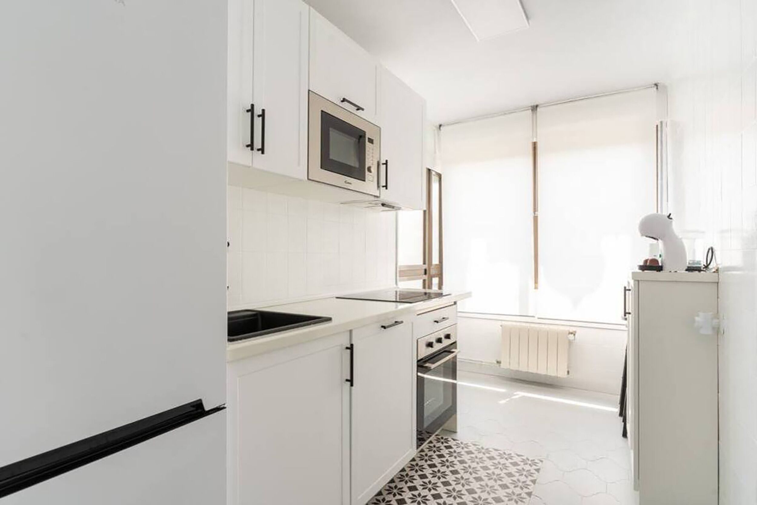 Frigorífico, microondas, horno y lavavajillas