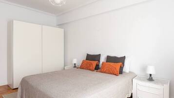 3 Schlafzimmer, Bügeleisen/Bügelbrett, WLAN, Bettwäsche