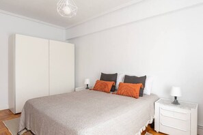 3 bedrooms, iron/ironing board, WiFi, bed sheets - Casa Surfer Somo centro (Somo)
