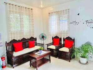 Interior - Fusion, 2 Units/4 Bedrooms, Aircon, Wi-Fi, Karaoke (Quezon City)