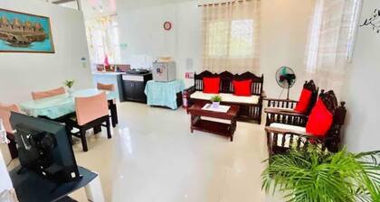 Fusion, 2 Units/4 Bedrooms, Aircon, Wi-Fi, Karaoke