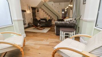 Cottage | Living area