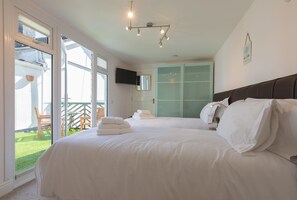 4 bedrooms, individually decorated, individually furnished, free WiFi