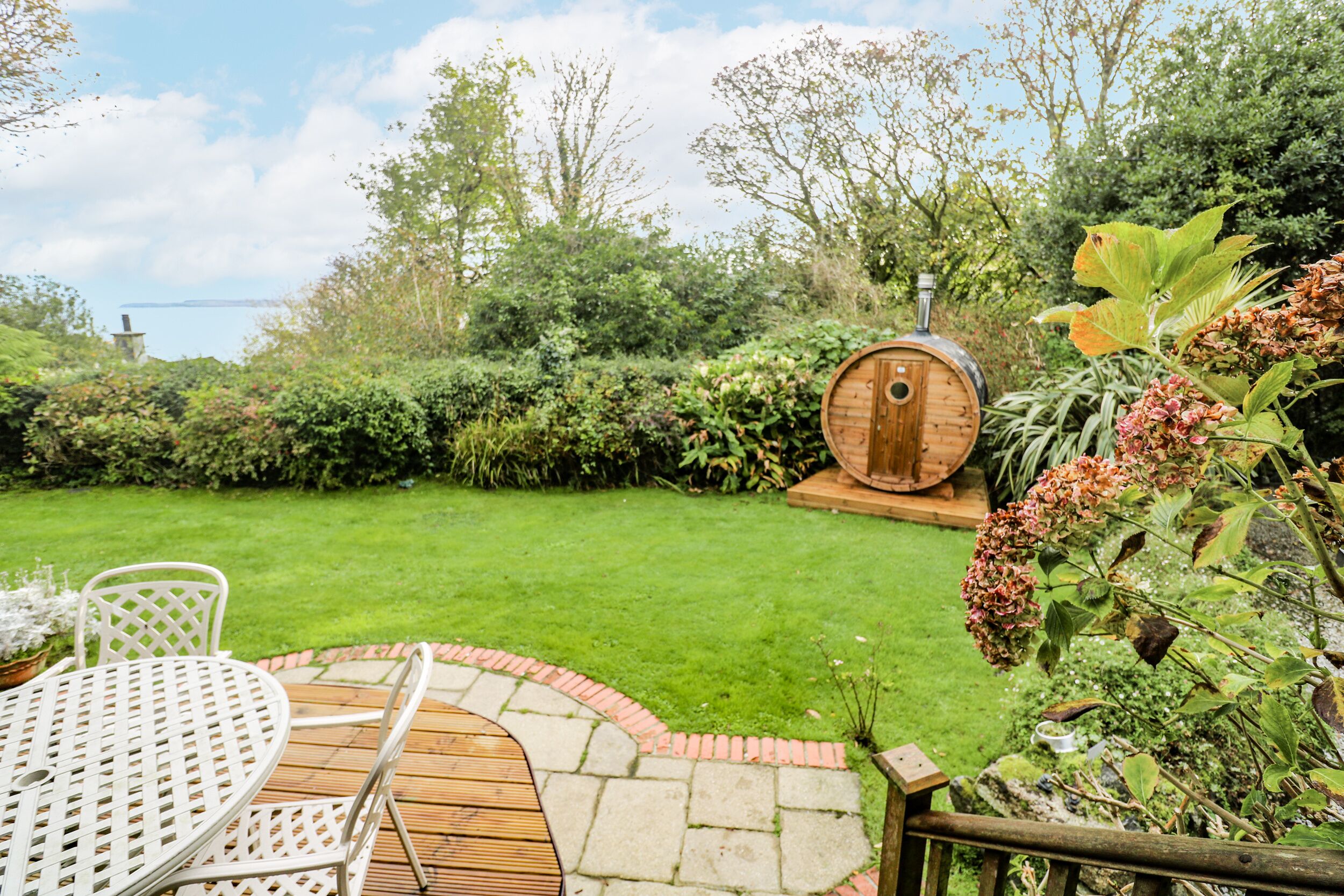 Cottage | Outdoor dining