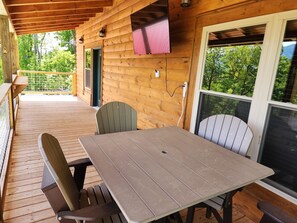 Outdoor dining - Pooling Around #200 (Gatlinburg)