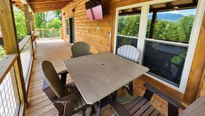 Unclassified image, 2 of 88, button - Pooling Around #200 (Gatlinburg)