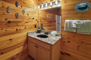 Maison, plusieurs lits (Beary Relaxing #202) | Salle de bain | Articles de toilette gratuits, serviettes fournies