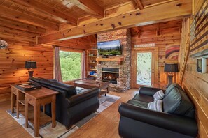 House, Multiple Beds (Beary Relaxing #202) | Living area