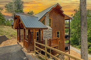 Exterior - Heavenly Cabin #1914 (Sevierville)