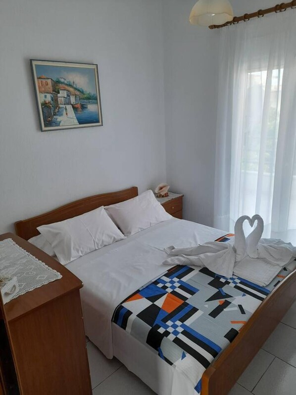 Villa | 2 bedrooms, iron/ironing board, free WiFi, bed sheets