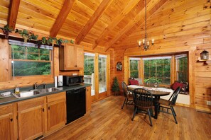 House, 1 Queen Bed with Sofa bed (Country Romance #1279) | Private kitchen | Oven, toaster