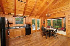 Casa, 1 letto queen con divano letto (Country Romance #1279) | Cucina privata | Forno, tostapane