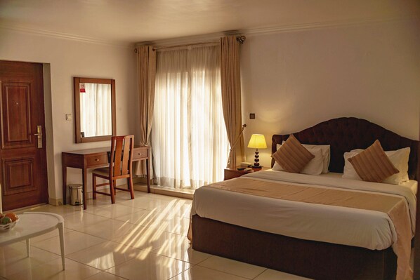 ダブルルーム | セーフティボックス (室内)、客室ごとに異なる装飾、客室ごとに異なるインテリア、デスク