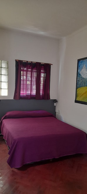 Basic Double Room | Individually decorated, individually furnished, laptop workspace - Pequeña Estacion B&B (Mendoza)