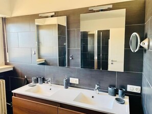 Hair dryer, towels - Penthouse in Center - Parking&Terrace (Luxembourg City)
