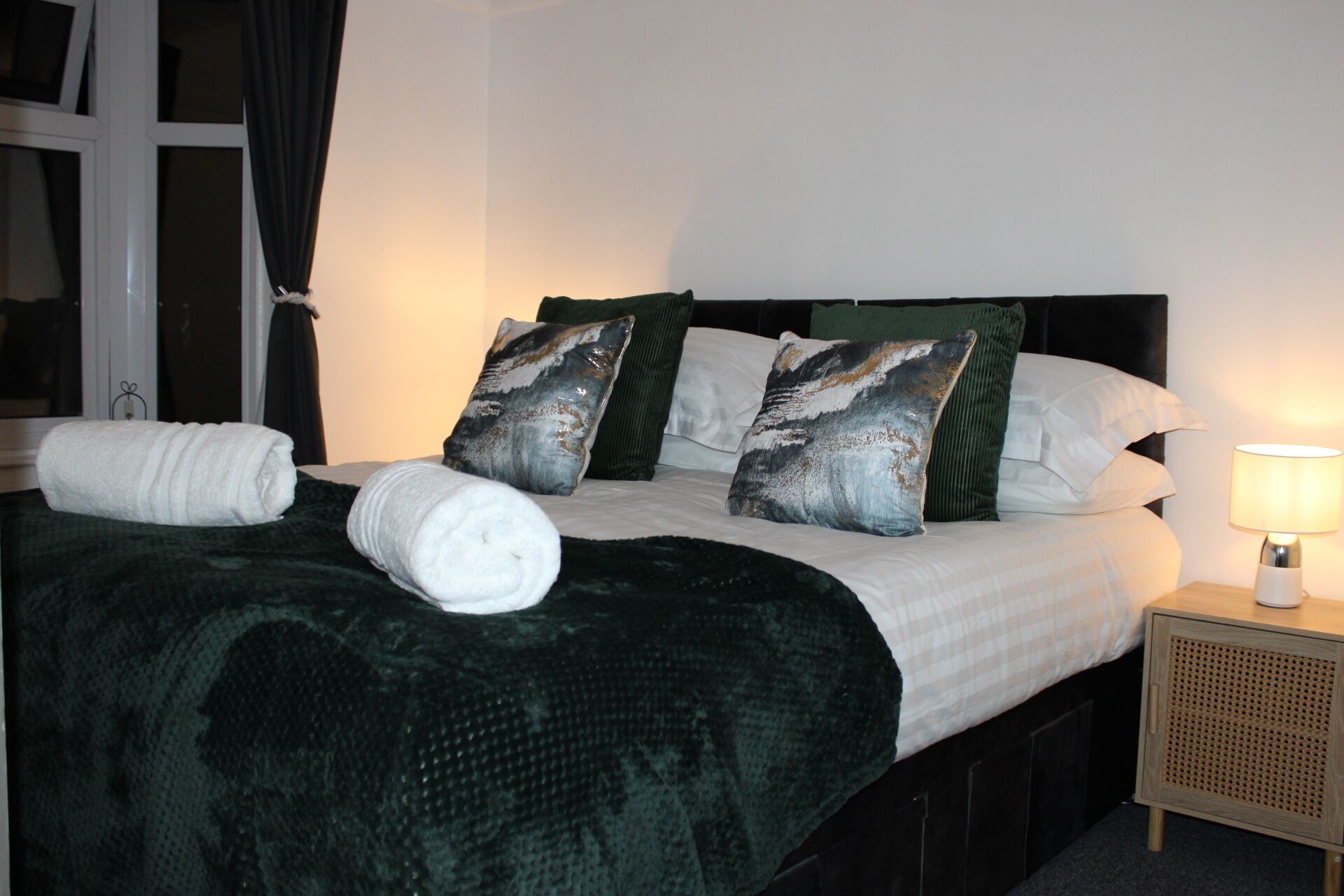 3 soverom, skrivebord, strykejern/-brett og wi-fi (inkludert)