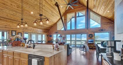 Magnificent Cabin views of Sangre De Cristo Mountain Range & Wet Mountain Valley