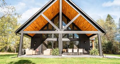 Crystal Mountain Retreat: Private Betsie Riverfront & Recreational Trail Access