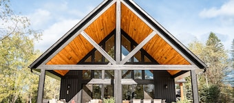 Crystal Mountain Retreat: Private Betsie Riverfront & Recreational Trail Access