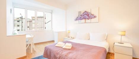 3 camere, una scrivania, ferro/asse da stiro, accesso a Internet