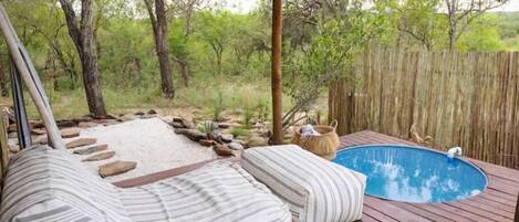 Bain à remous extérieur