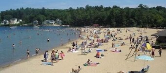 Adorable, updated condo.  Walk to Weirs Beach. Near Bank of N.H.Pavilion.