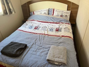 3 habitaciones y ropa de cama