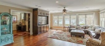 Private Dock & LAKE access! Hottub! Play area!