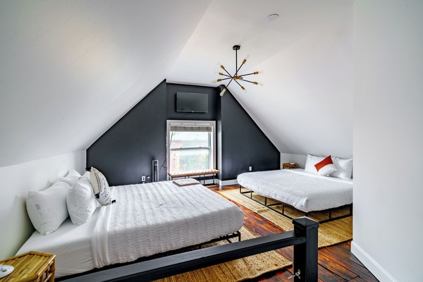 Design House | 2 bedrooms, Egyptian cotton sheets, premium bedding, down comforters