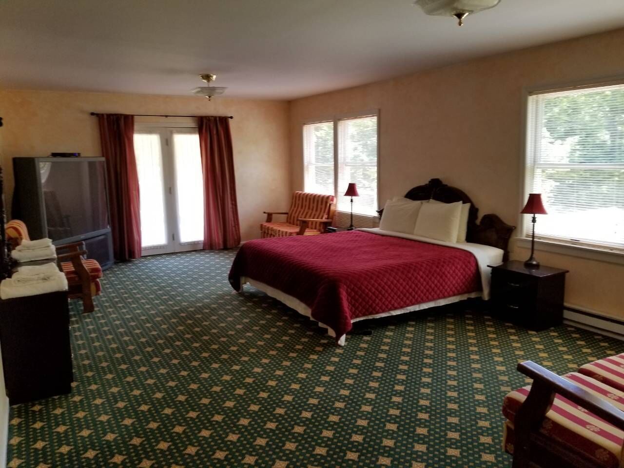 9 間睡房、熨斗/熨衫板、可攜式嬰兒床、免費 Wi-Fi