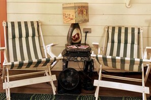 Interior - Homemade Banana Bread > NEW BED > Massage Chair > Screened Porch > 2 Min 2 Dwntn (Austin)