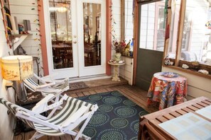 屋外ダイニングエリア