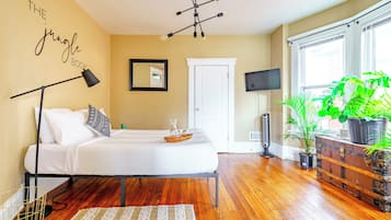 2 bedrooms, Egyptian cotton sheets, premium bedding, memory-foam beds