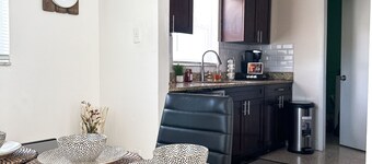 Spacious home near Busch Gardens & USF w King Bed