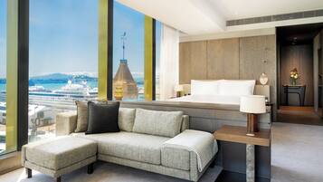 Junior Suite, 1 King Bed, Club Lounge Access, Harbor View | Hypo-allergenic bedding, minibar, in-room safe, individually furnished