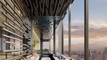 Una piscina cubierta