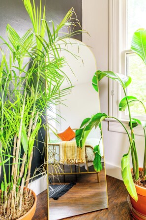 Room - Jungle House Luxury Stays - Downtown Chillicothe (Chillicothe)