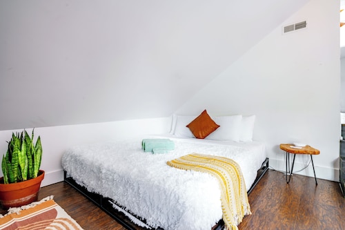 Jungle House Luxury Stays - Downtown Chillicothe