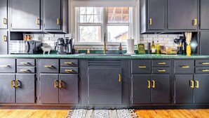 Jungle Thyme | Terrace/patio - Jungle House Luxury Stays - Downtown Chillicothe (Chillicothe)