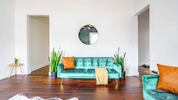 Nhà dành cho gia đình, không hút thuốc, được phép mang theo vật nuôi | Phòng tắm | Vòi sen phun mưa, đồ dùng nhà tắm được thiết kế riêng, máy sấy tóc