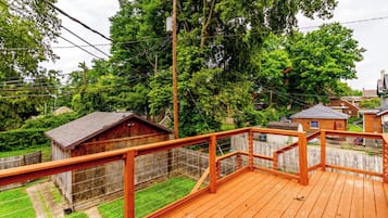 Jungle Thyme Upstairs | Terrace/patio