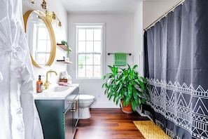 Rainfall showerhead, designer toiletries, hair dryer, towels