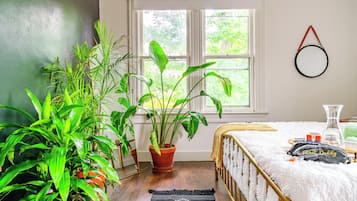 Jungle Thyme Upstairs | Garden view