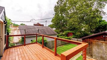 Jungle Thyme Upstairs | Terrace/patio