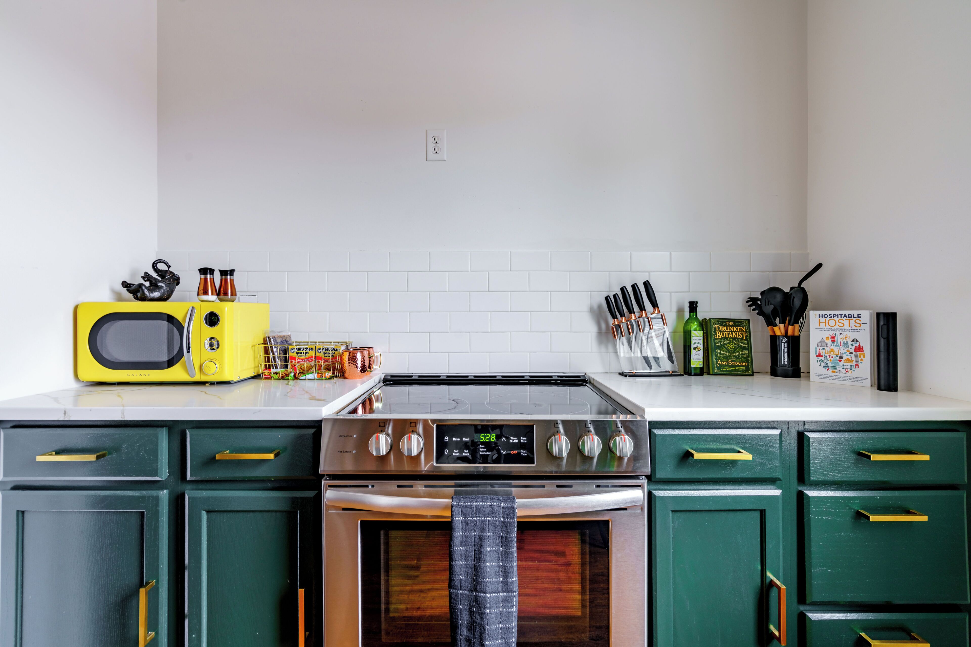 Jungle Thyme Upstairs | Private kitchen | Espresso maker, coffee/tea maker, full-sized fridge, microwave